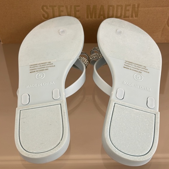 Steve Madden Leanne Blue Jelly Rhinestone Thong Flip Flops Women SIZE 5.0 - Picture 3 of 9